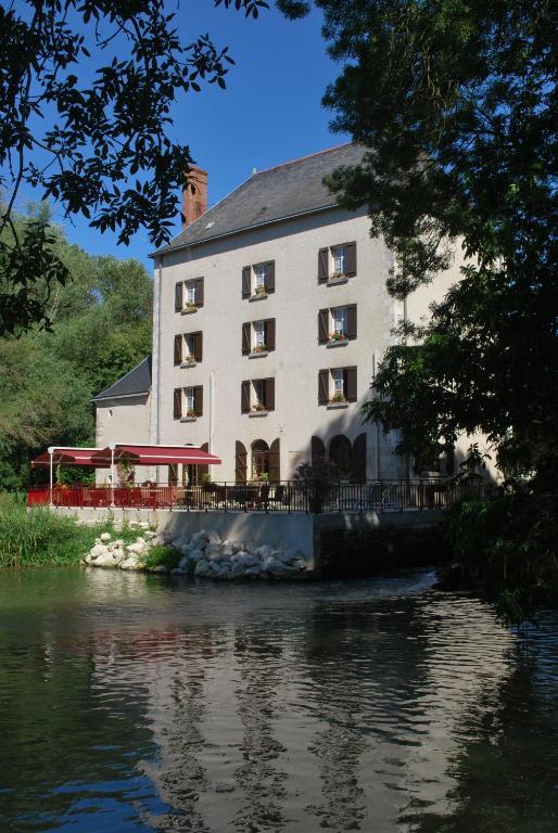 Logis Le Moulin Fleuri Hotell Veigné Eksteriør bilde